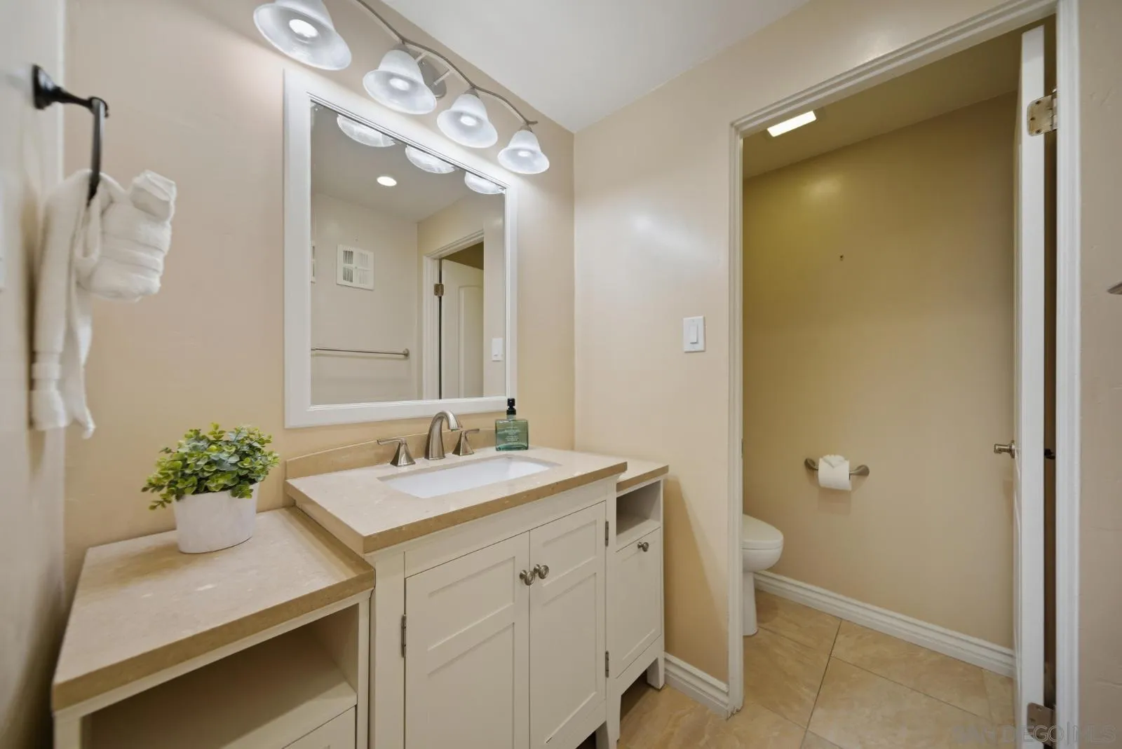 https://cdn.realtyfeed.com/cdn/127/260006243/b65b532b795fc6fc658c9feeef94221d.webp
