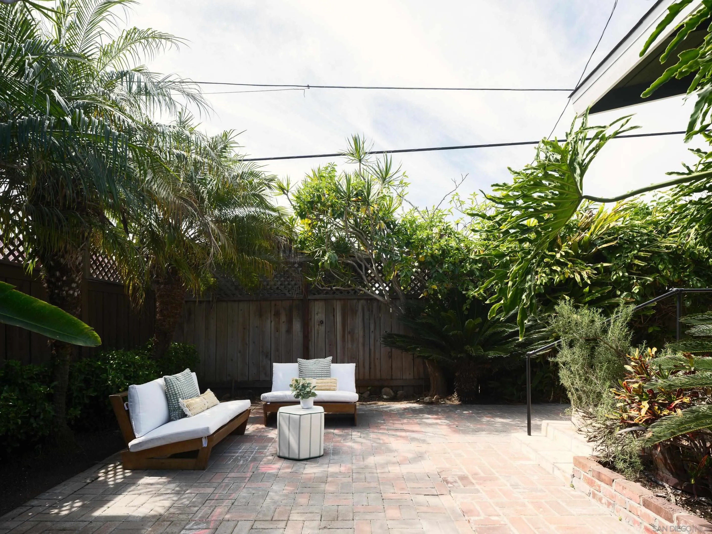 https://cdn.realtyfeed.com/cdn/127/260006246/073f8e439189f669c7d349ee639e819e.webp