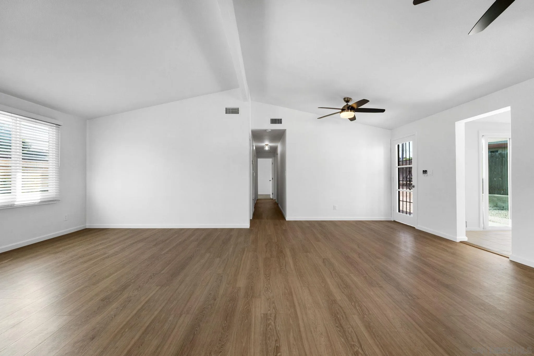 https://cdn.realtyfeed.com/cdn/127/260006247/0d0d8e83d6329992879a4aba9252c330.webp