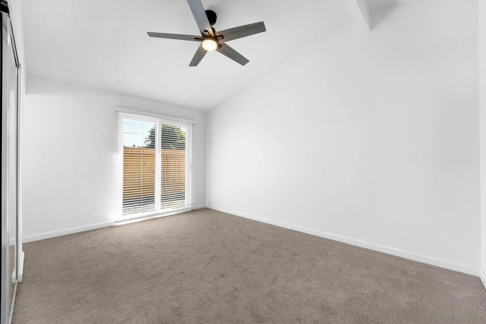https://cdn.realtyfeed.com/cdn/127/260006247/928d494f6e66abcc9edb55e33b0436f2.webp