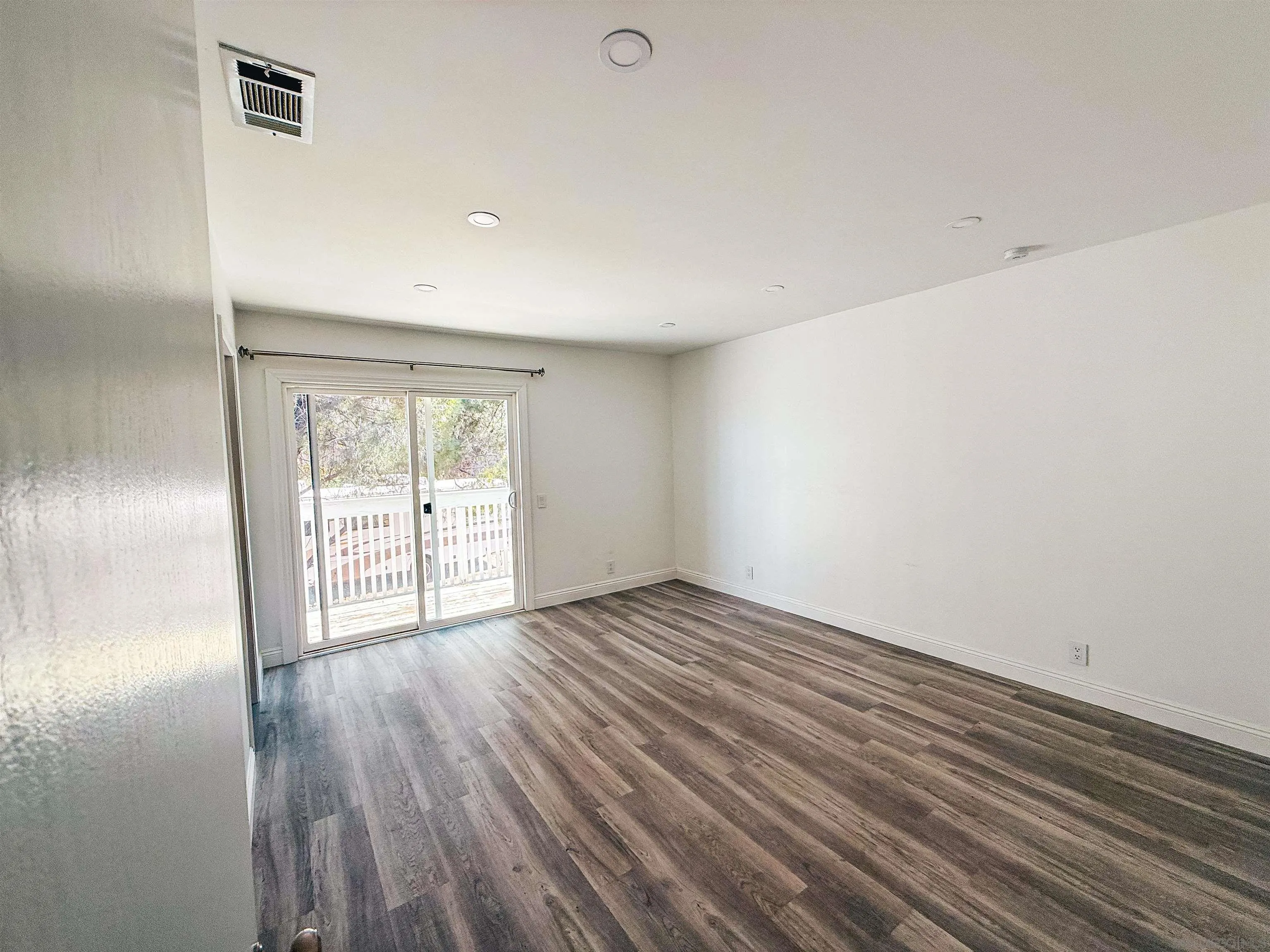 https://cdn.realtyfeed.com/cdn/127/260006249/664ddc9c5269446f35f4b688fc25a367.webp