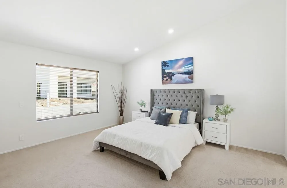 https://cdn.realtyfeed.com/cdn/127/260006260/1bce47e150a50dd046301f674f7f7a00.webp