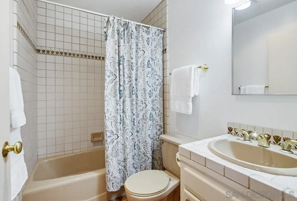 https://cdn.realtyfeed.com/cdn/127/260006260/1eecc013e912b650c66984ad33334af8.webp