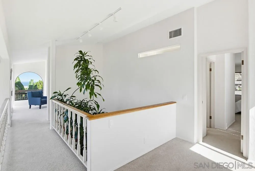 https://cdn.realtyfeed.com/cdn/127/260006260/ed54a4d15501270ea0637e98c2effe78.webp