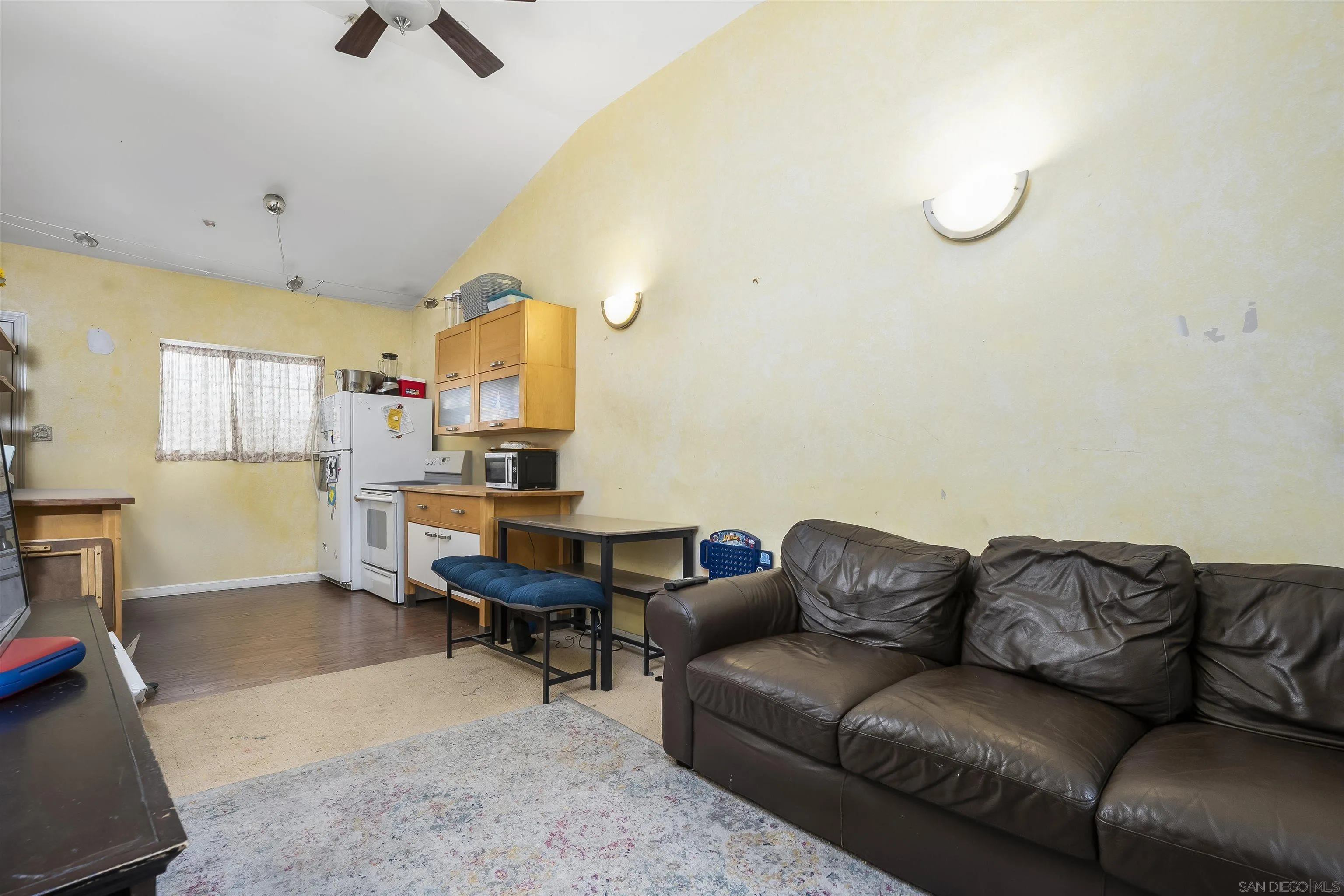 https://cdn.realtyfeed.com/cdn/127/260006266/2b31fcac745990560f7409bae01b3d2b.webp