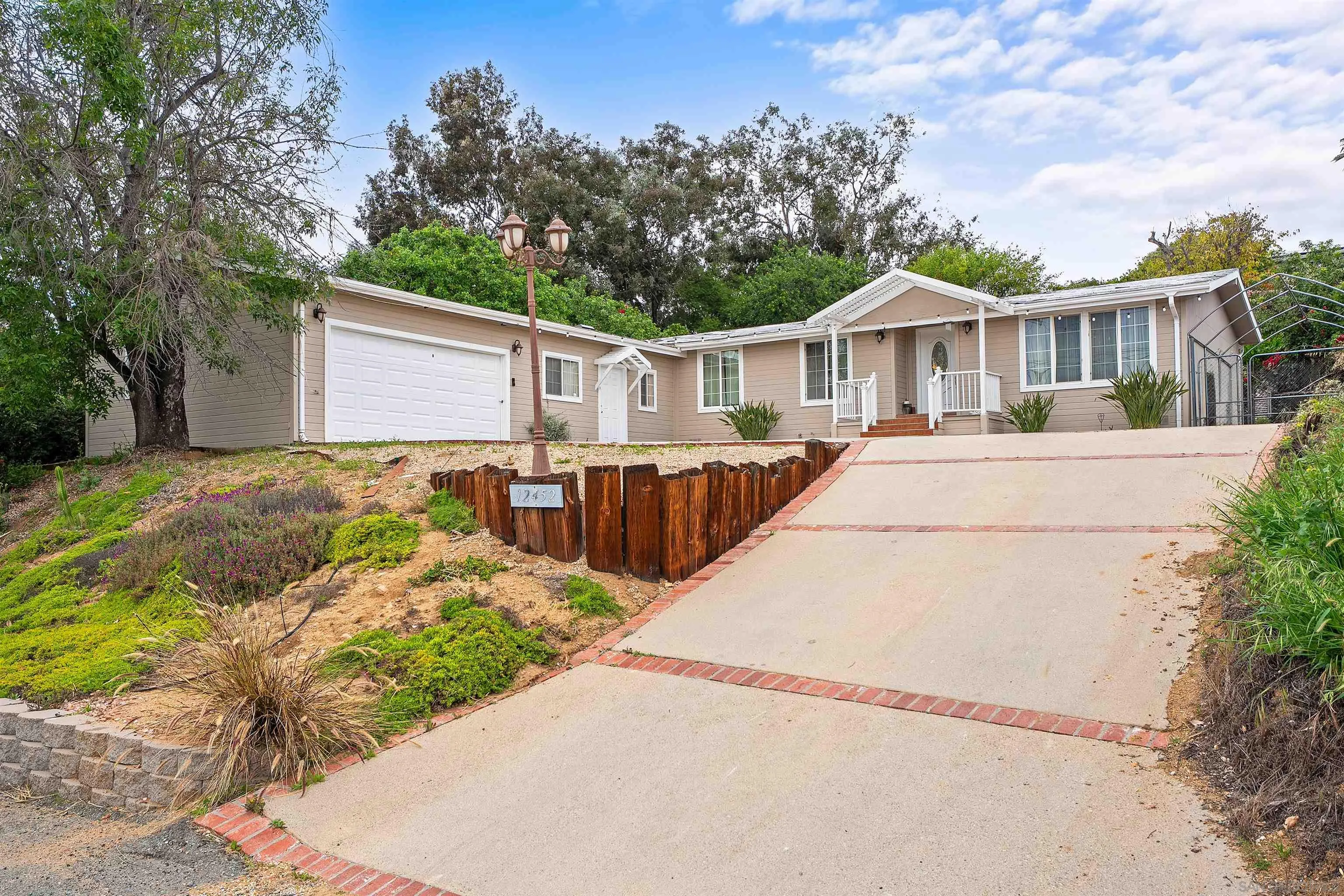 https://cdn.realtyfeed.com/cdn/127/260006266/4ea99247fcf79d1cab107c410385de27.webp