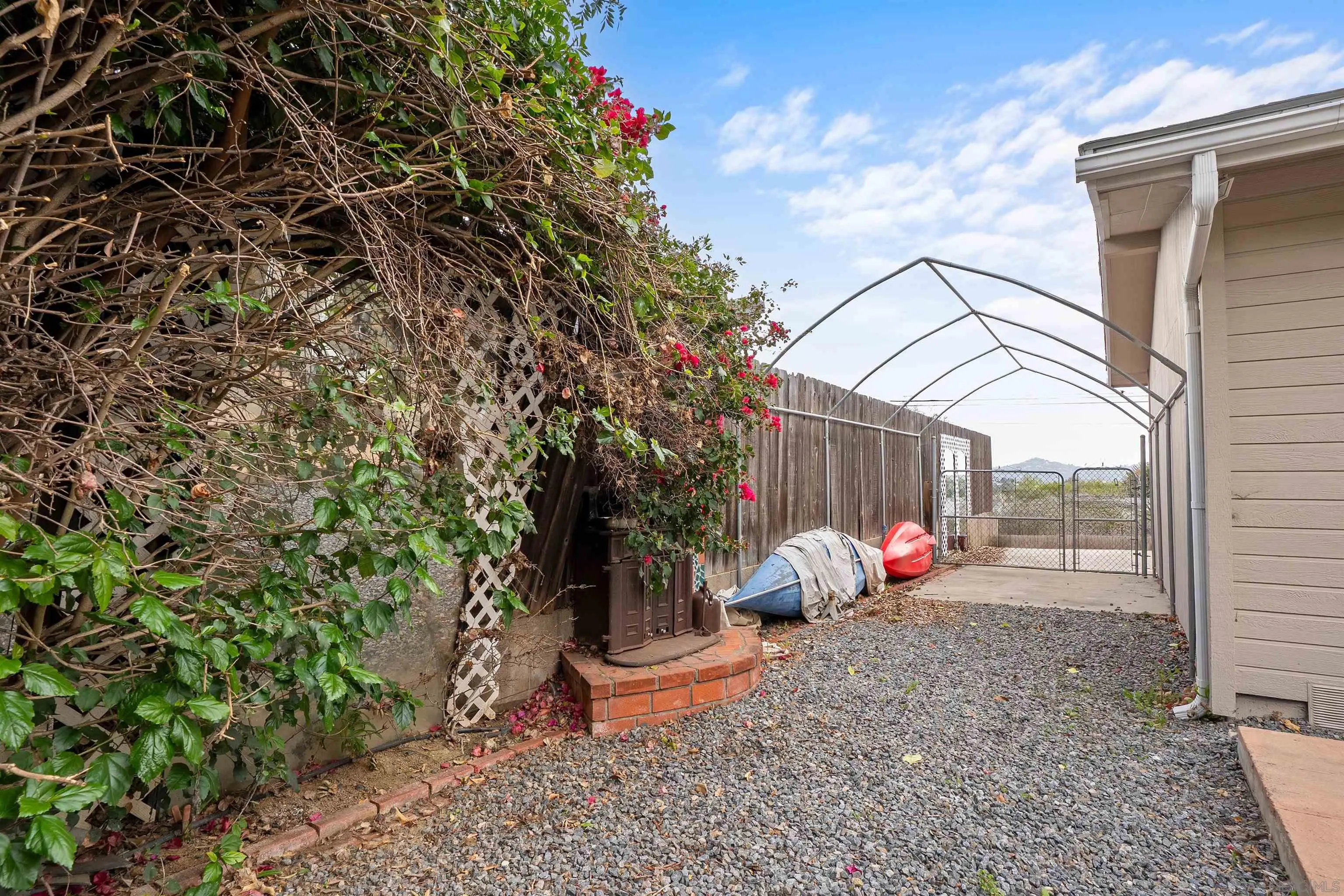 https://cdn.realtyfeed.com/cdn/127/260006266/de2259910aa6e3278c3be3135fc81a2a.webp