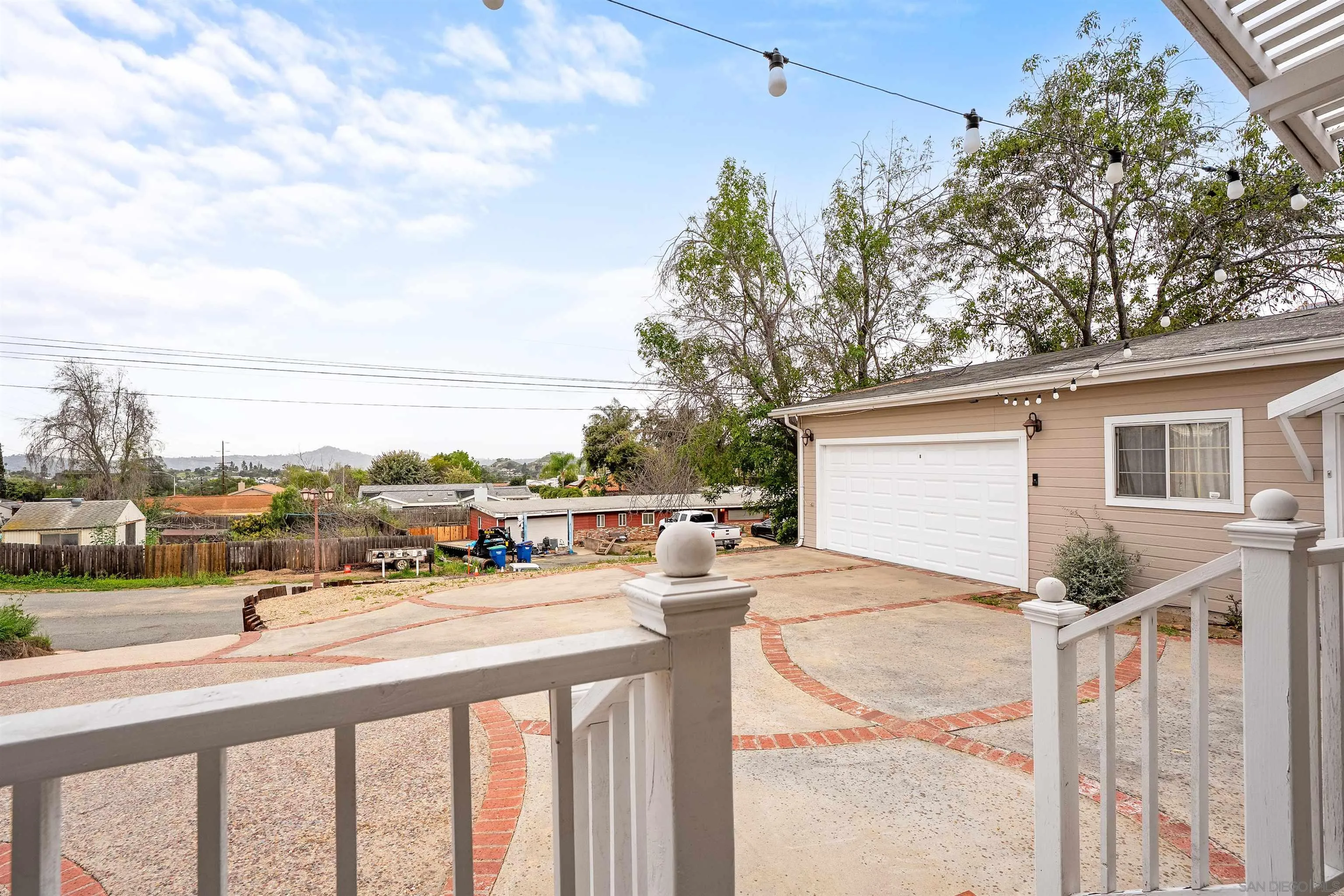 https://cdn.realtyfeed.com/cdn/127/260006266/f5d58fd66fab6e321c5f4f074ac1a78d.webp