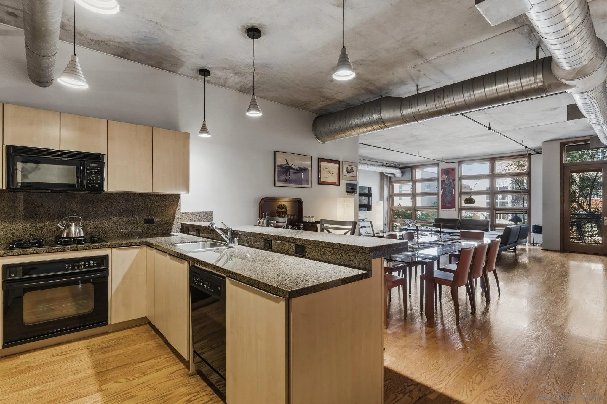 https://cdn.realtyfeed.com/cdn/127/260006282/6458ef7f3e038a30c2ba563bb22fac13.webp