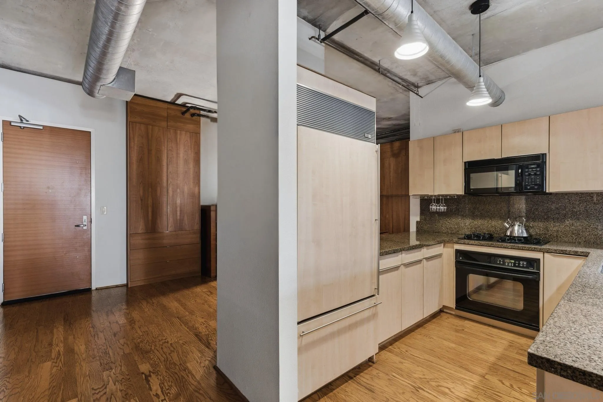 https://cdn.realtyfeed.com/cdn/127/260006282/bed70388f4a03dfe2e4a271fece76328.webp