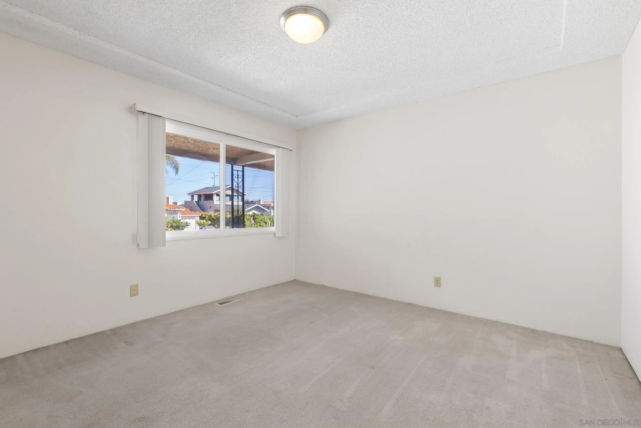 https://cdn.realtyfeed.com/cdn/127/260006284/170da4856b9ffe2dc00473c2e96ce022.webp