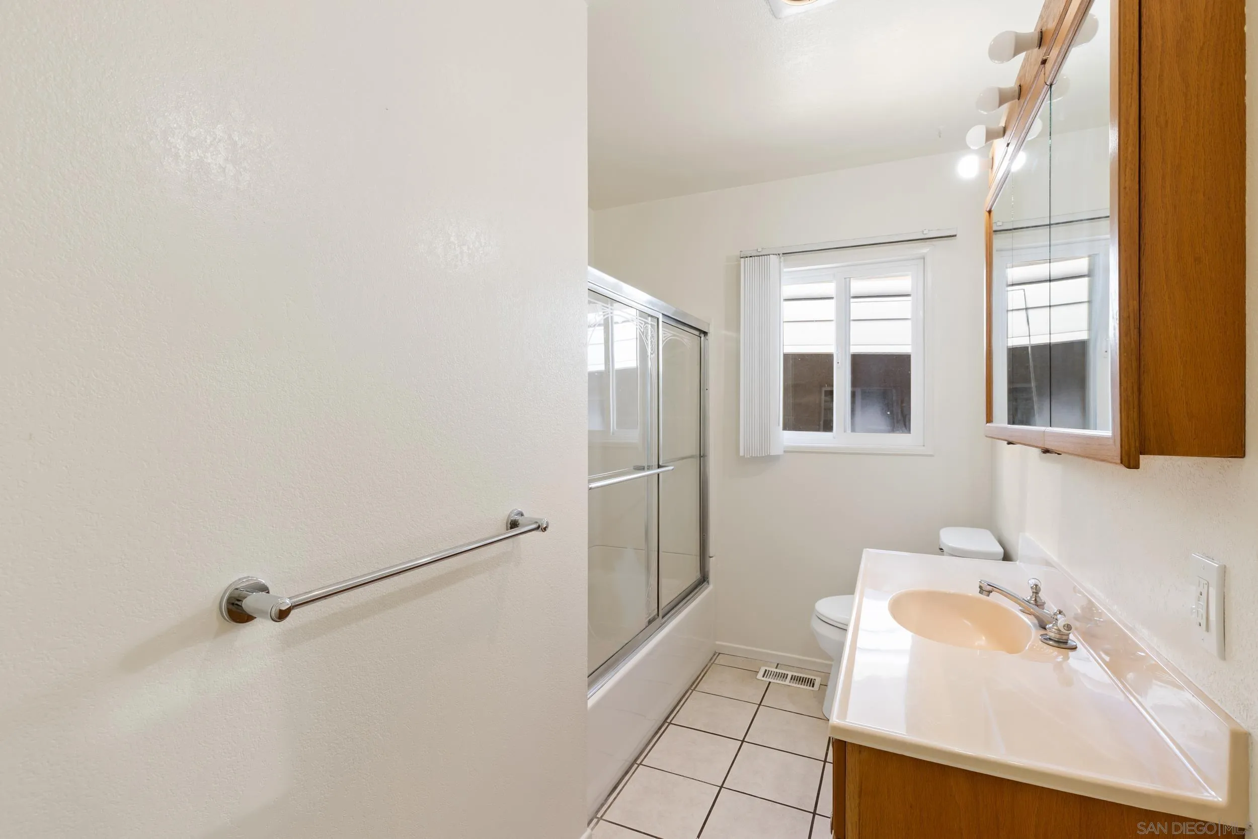 https://cdn.realtyfeed.com/cdn/127/260006284/26aac74df70b47447023802b758c67f3.webp