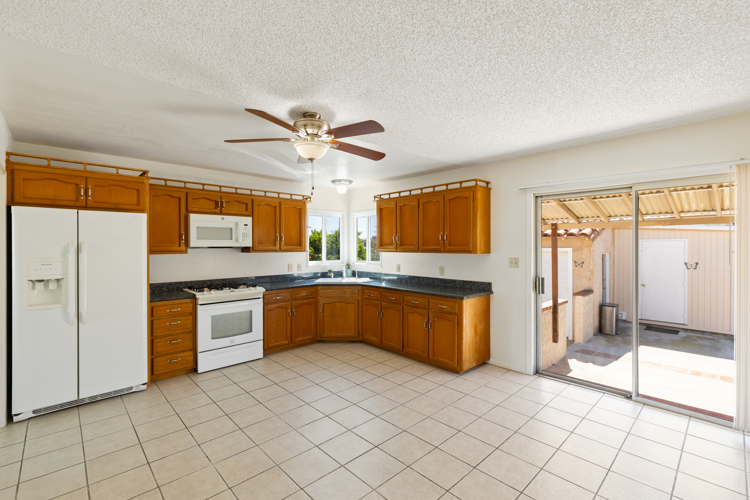 https://cdn.realtyfeed.com/cdn/127/260006284/2afc5e8a2a4c3c755baa5503f6c508d1.jpg