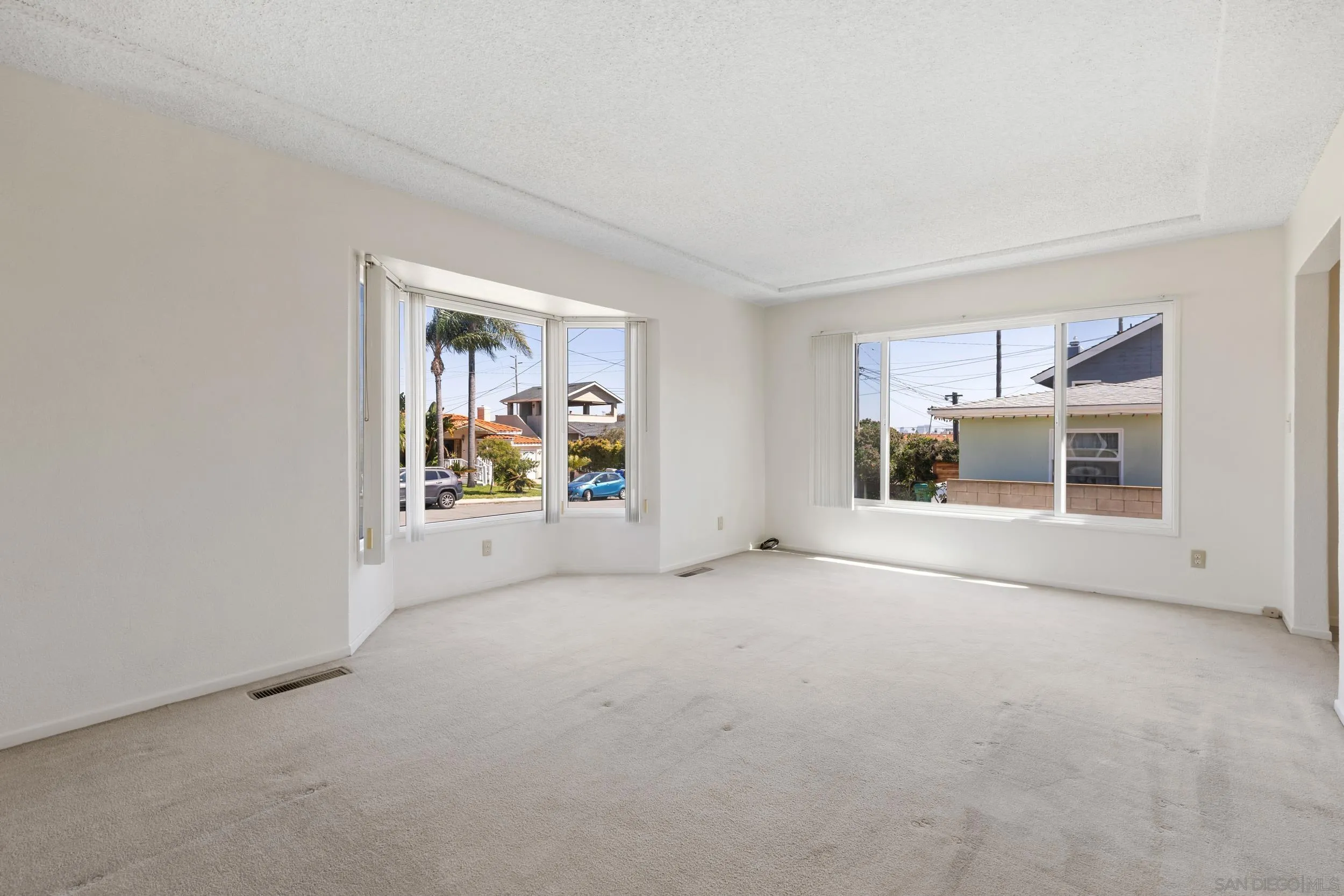 https://cdn.realtyfeed.com/cdn/127/260006284/ed3f0ba433d51998250d22e0c5c0831d.webp