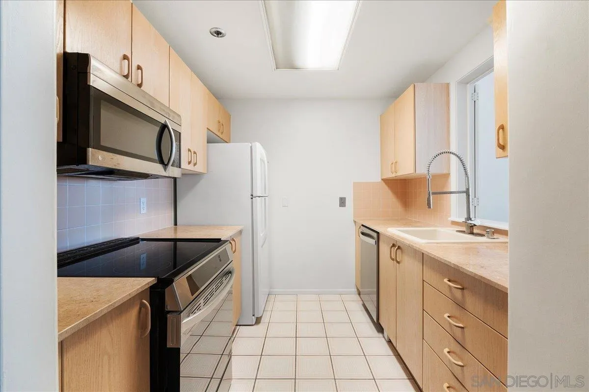 https://cdn.realtyfeed.com/cdn/127/260006287/3d6c86125a2dc44b45c649af882dff4a.webp