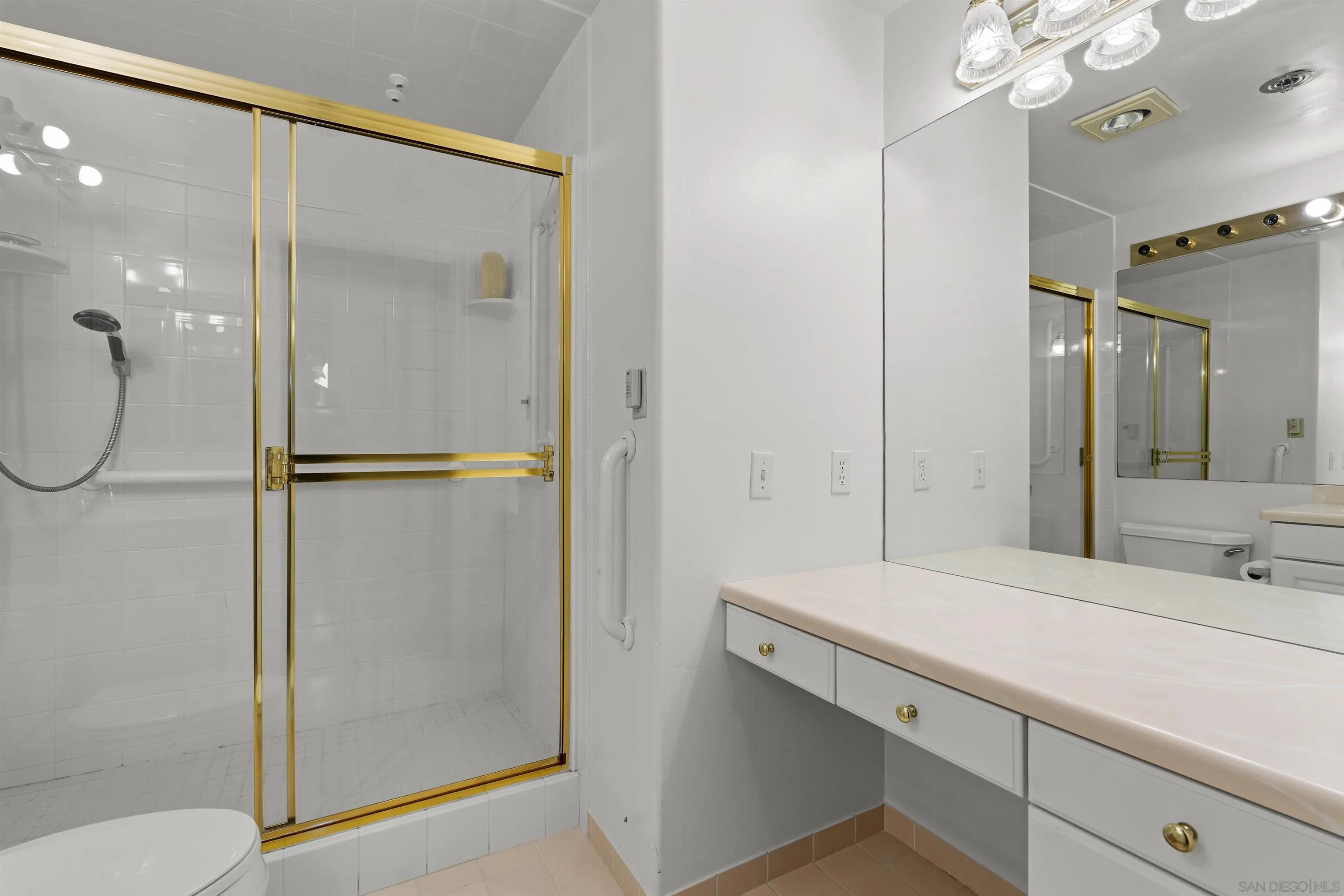 https://cdn.realtyfeed.com/cdn/127/260006287/453b44d10c167c262188cdc01121c601.webp