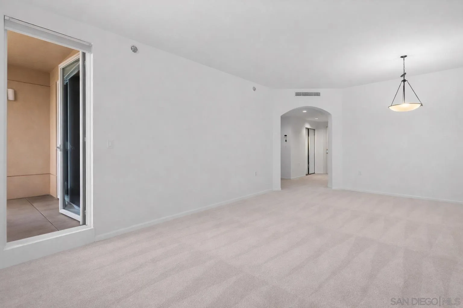 https://cdn.realtyfeed.com/cdn/127/260006287/515dae1ae8f8f00bf0ca0c1ee8d6c41a.webp