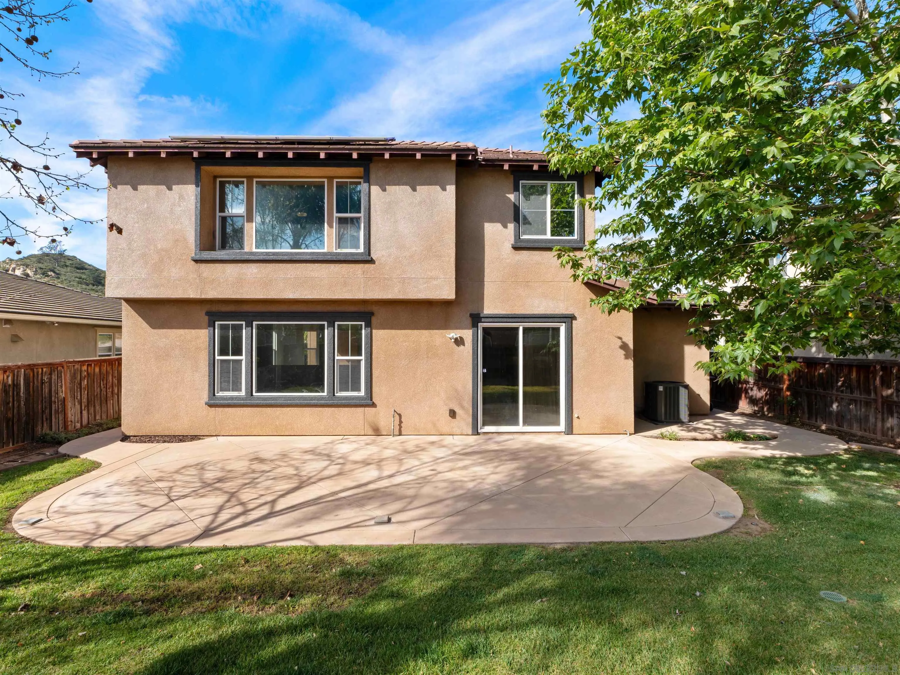 https://cdn.realtyfeed.com/cdn/127/260006289/091f7c2c67fd1766869eaf1d3db81c58.webp