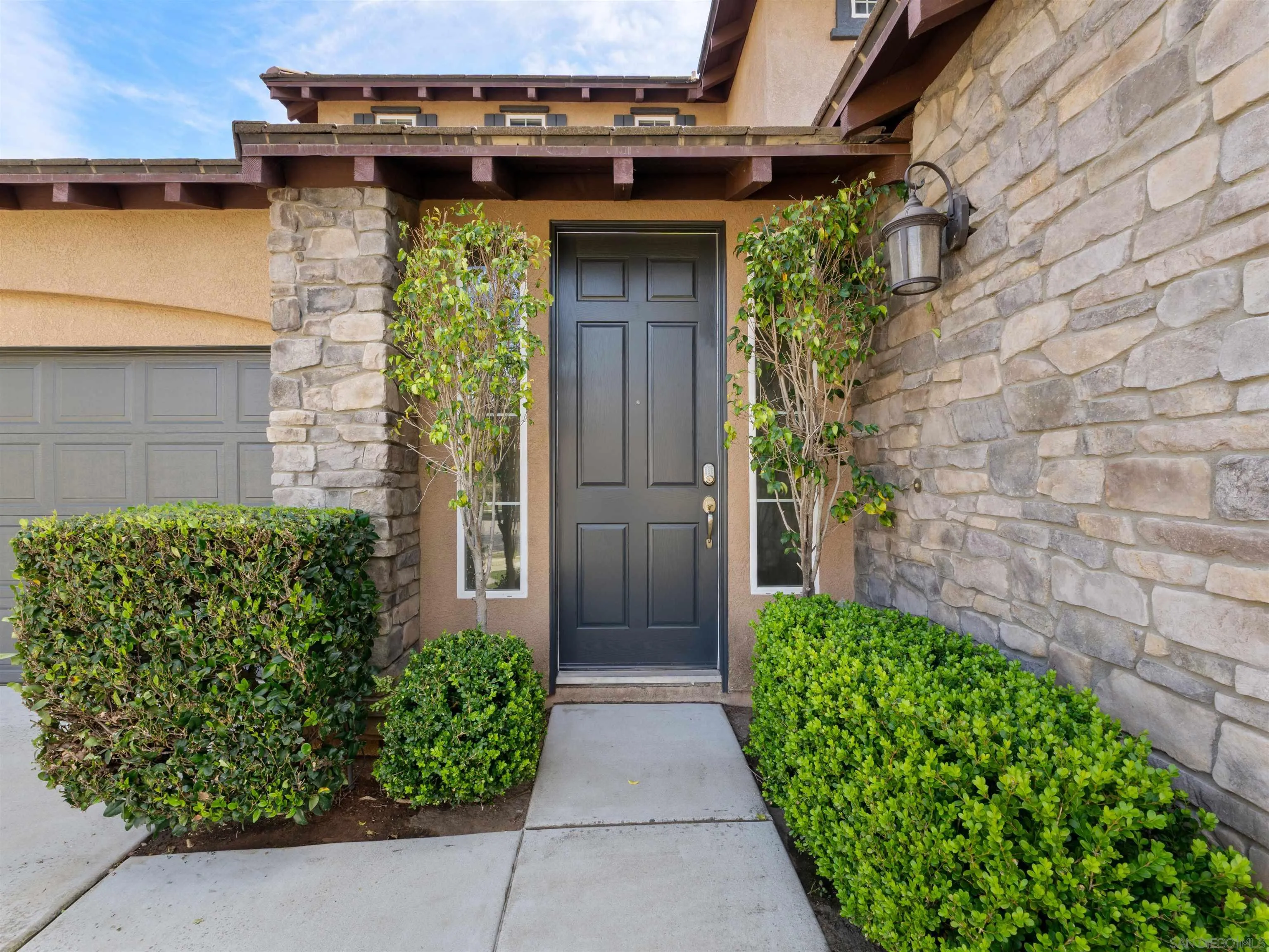 https://cdn.realtyfeed.com/cdn/127/260006289/2367f0dde55d19d63774f15485d7a8c5.webp