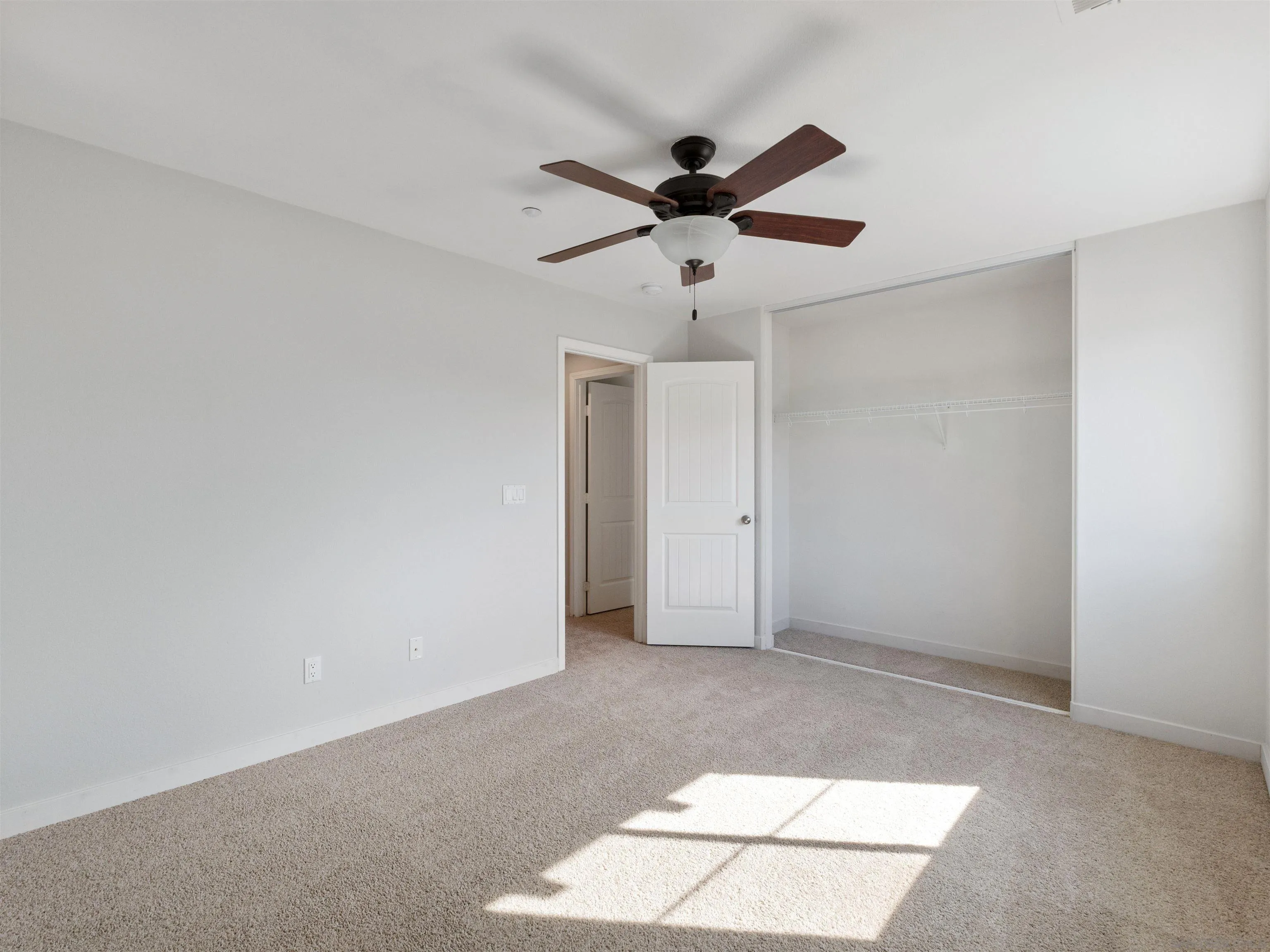 https://cdn.realtyfeed.com/cdn/127/260006289/43821c0f693db15f7c0e931713086f59.webp