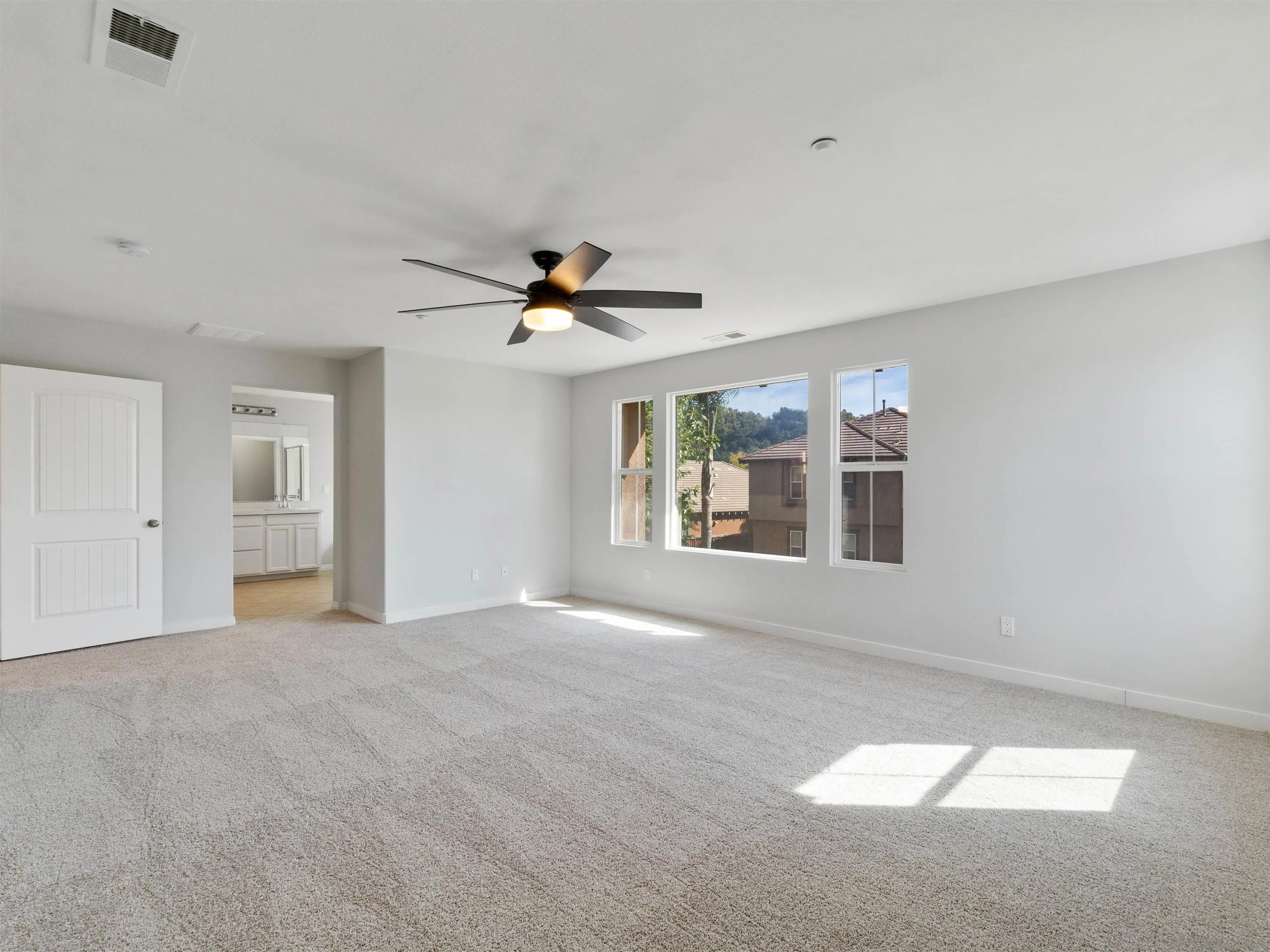 https://cdn.realtyfeed.com/cdn/127/260006289/5c2ecb6c25b29d156fb08c9fb6adef32.webp