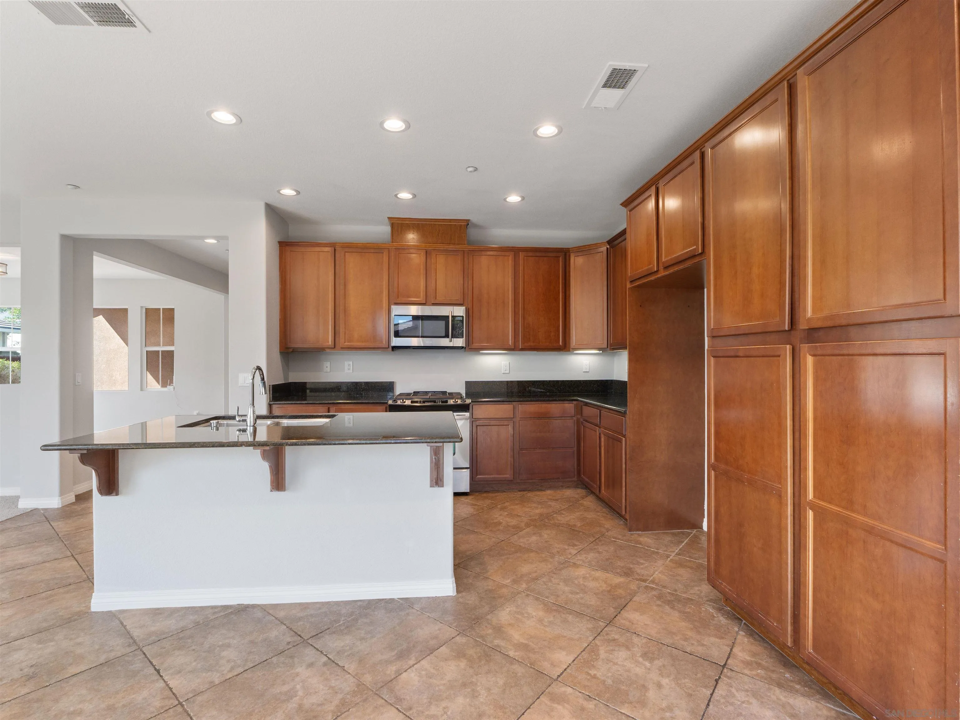 https://cdn.realtyfeed.com/cdn/127/260006289/6e33e4f37b58e1f027a7c0428b66dee0.webp