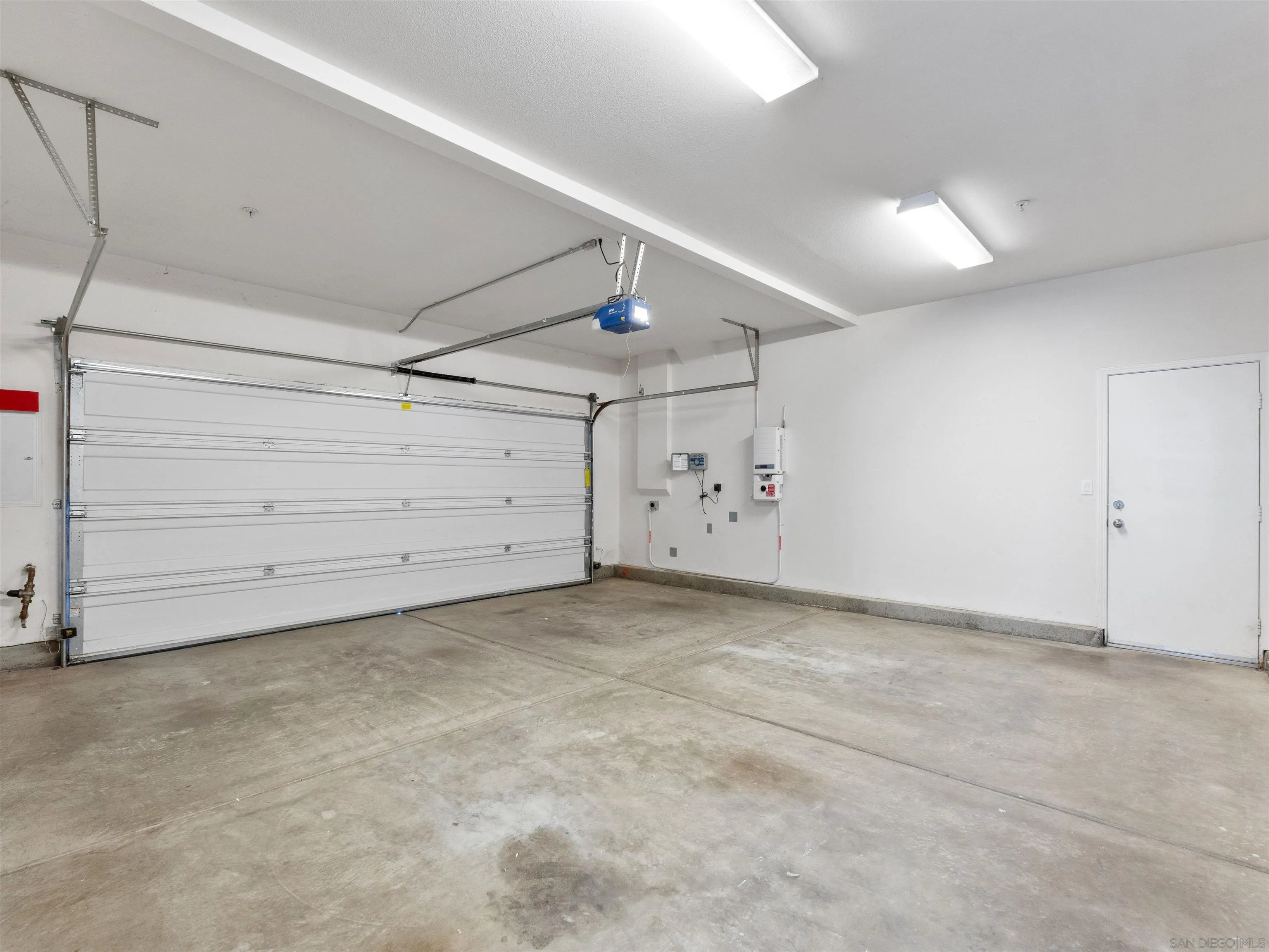 https://cdn.realtyfeed.com/cdn/127/260006289/9b83b8cc298f6491c75b47be81c1d44d.webp