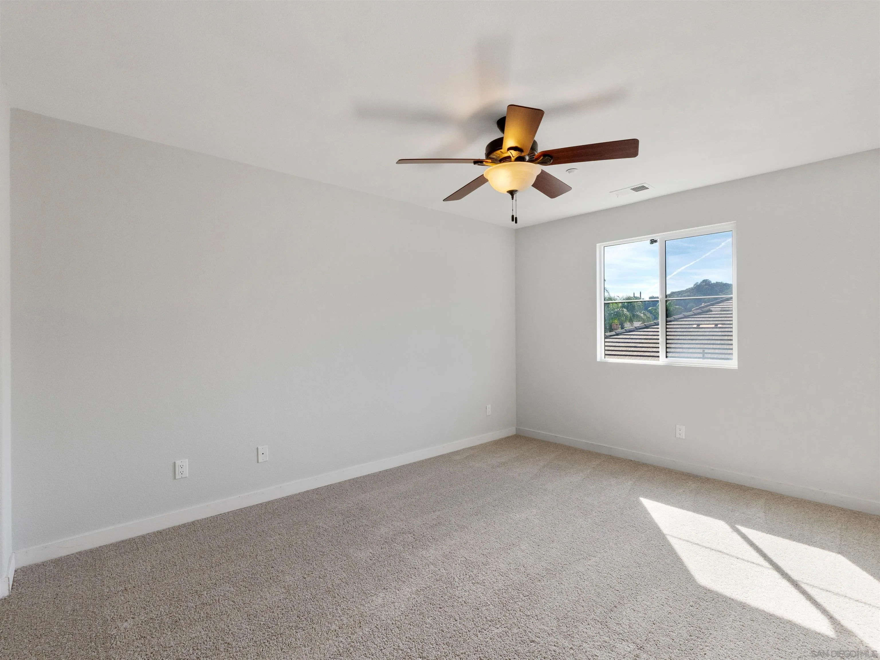 https://cdn.realtyfeed.com/cdn/127/260006289/e3ceed5638a64139a27b0dd8de2af10e.webp
