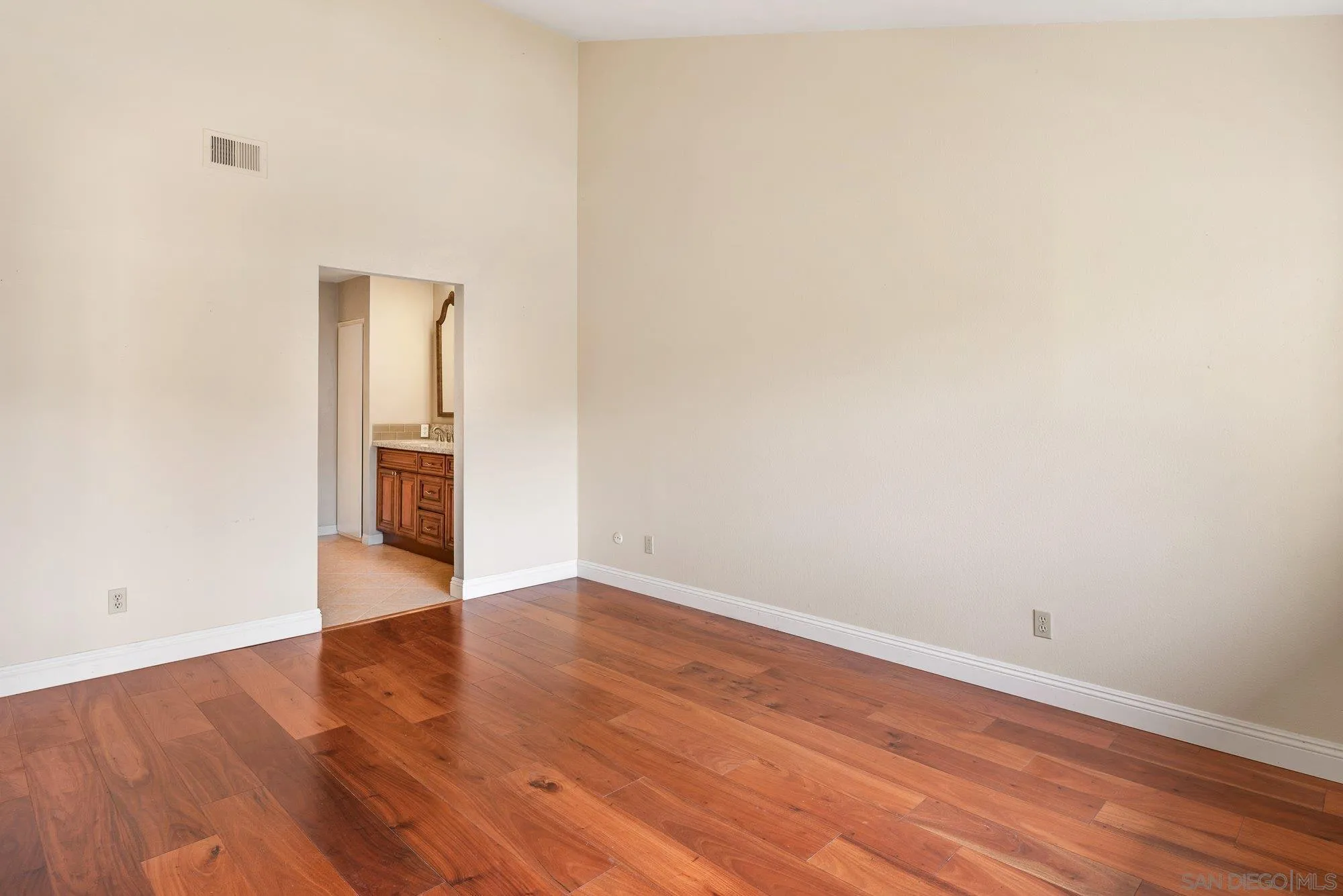 Photo #17: 260006290 Listing: Photo #17