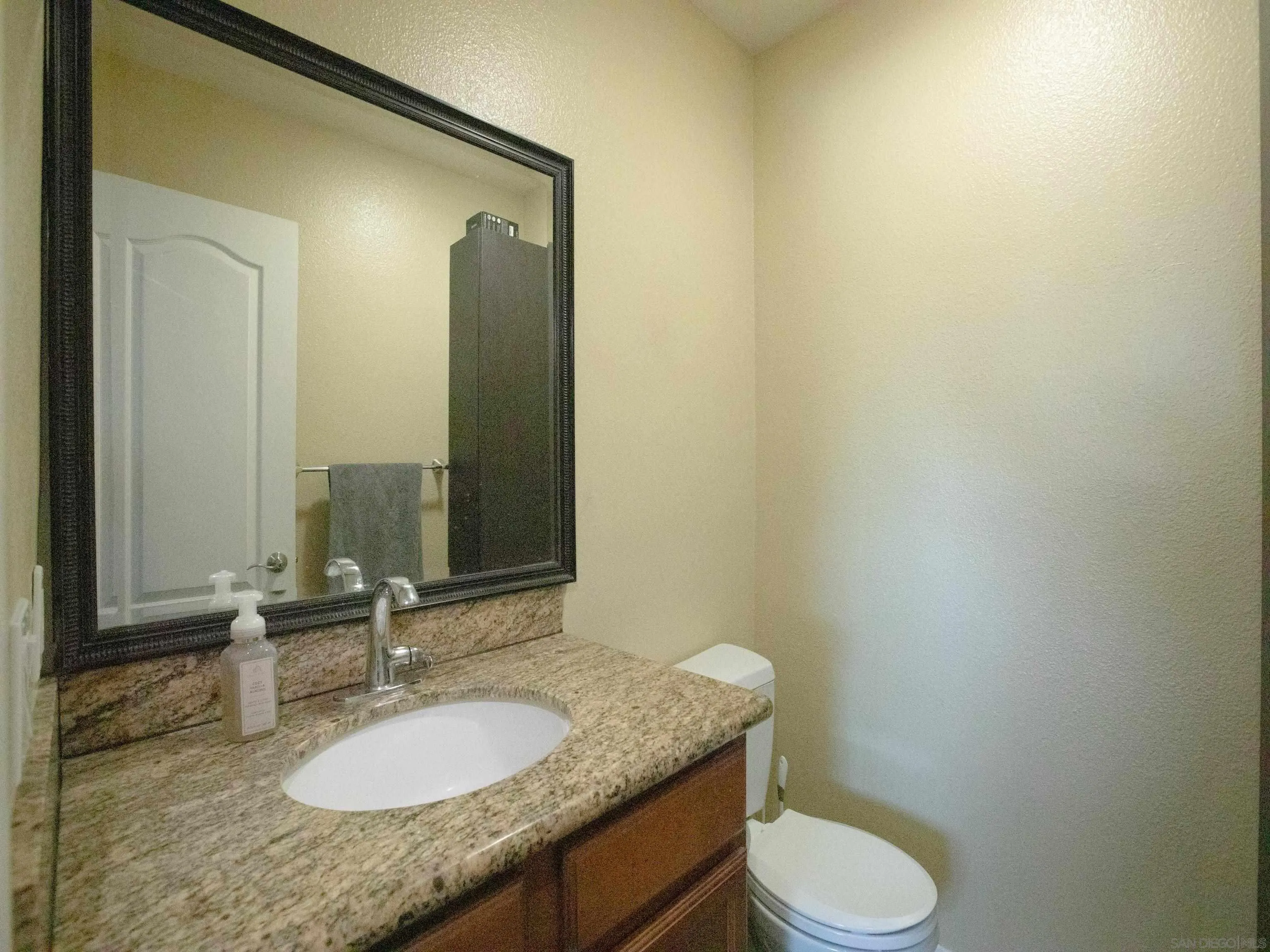 https://cdn.realtyfeed.com/cdn/127/260006292/6c87f03c28f50636998a598f80a7ac57.webp
