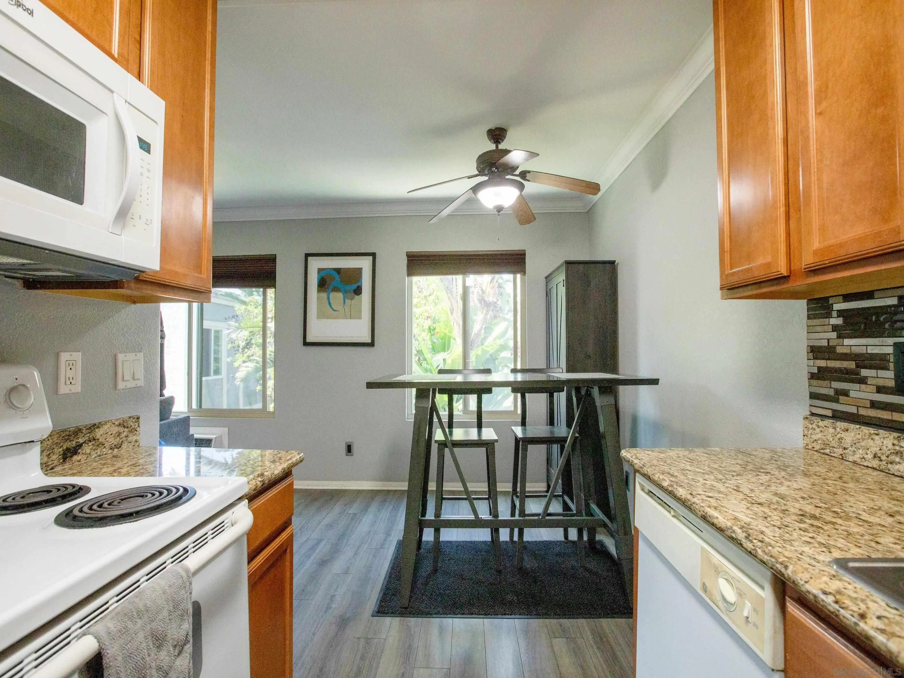 https://cdn.realtyfeed.com/cdn/127/260006292/d54a7e8a8778b469429ec8fd49f7b424.webp