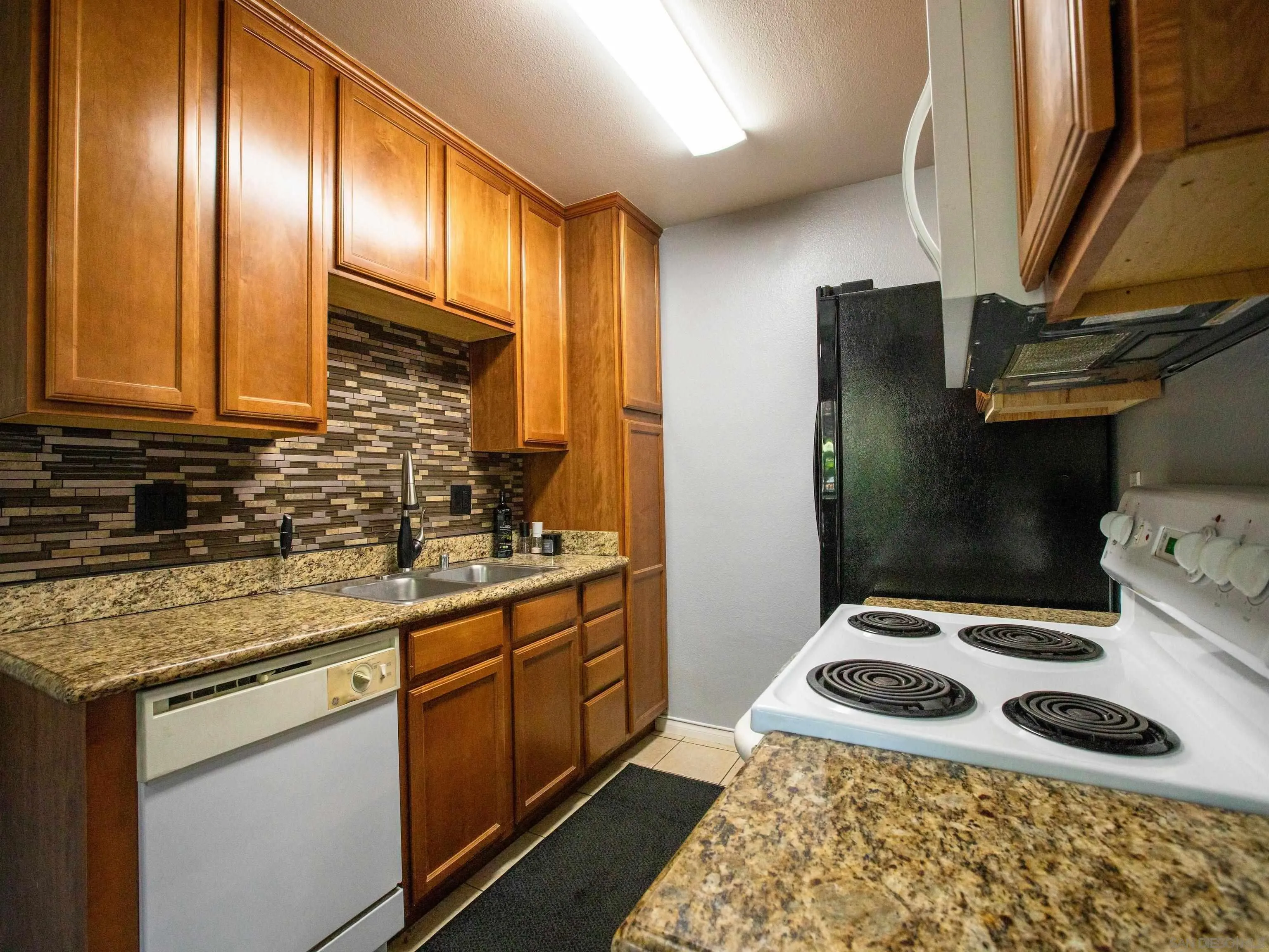 https://cdn.realtyfeed.com/cdn/127/260006292/d61fa5006a60edde187b91817939a9e9.webp