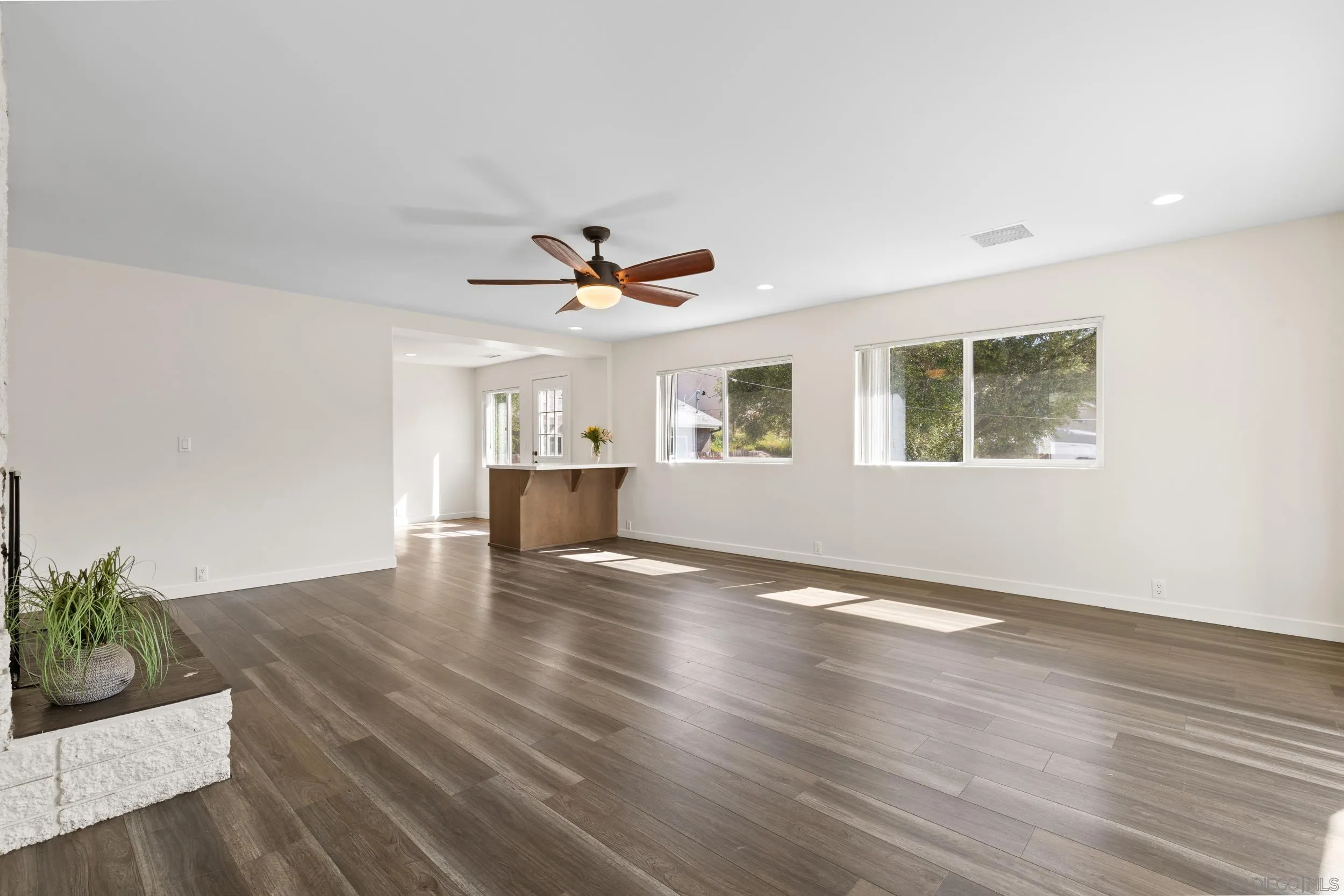https://cdn.realtyfeed.com/cdn/127/260006293/47f9645649a4cac9fde4658c116368e4.webp