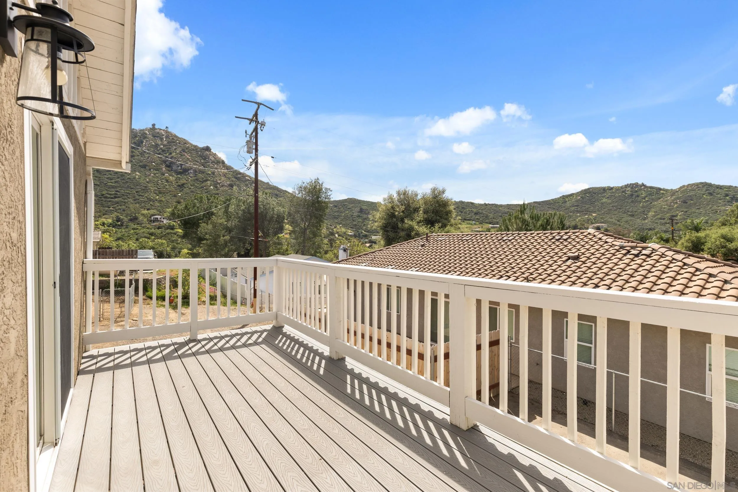 https://cdn.realtyfeed.com/cdn/127/260006293/764069325824f7225ccd10b91d77c4b7.webp