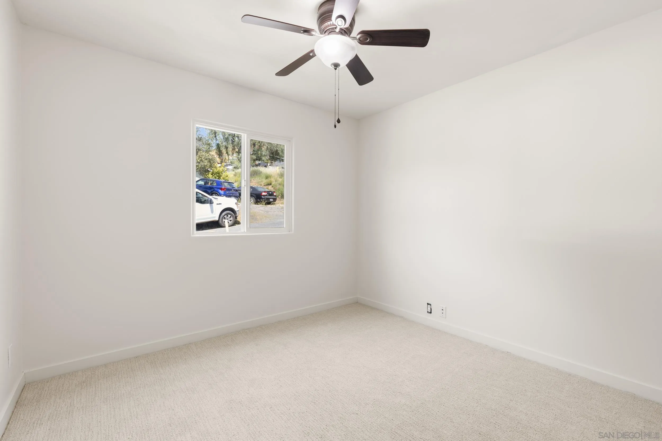 https://cdn.realtyfeed.com/cdn/127/260006293/85ed892234337901c6ec8630aa6413e7.webp