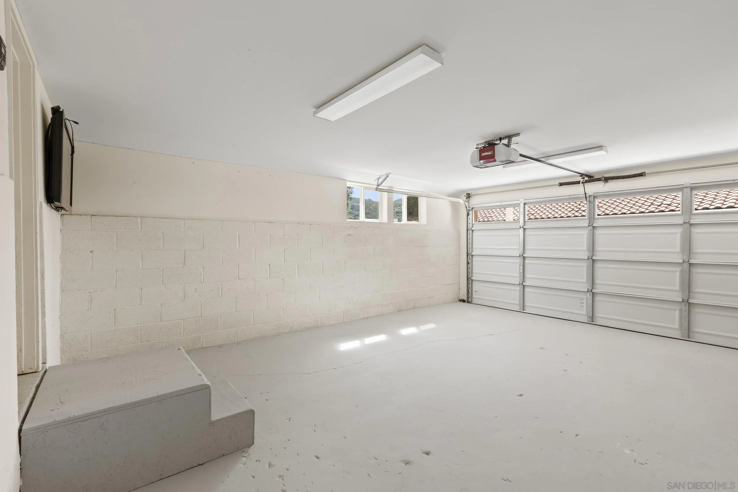 https://cdn.realtyfeed.com/cdn/127/260006293/93e6157242ce9017d2018f3577a4d726.webp