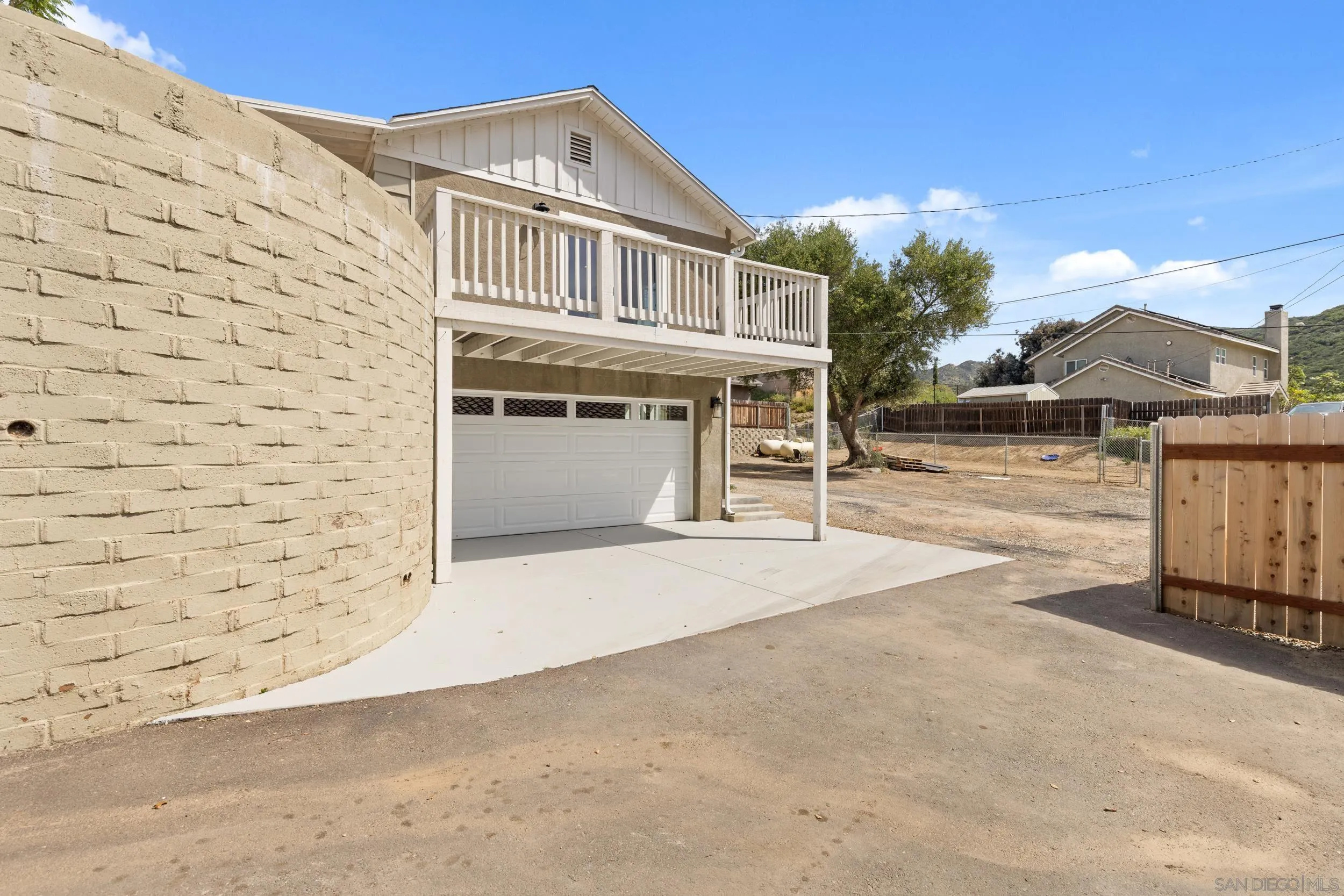 https://cdn.realtyfeed.com/cdn/127/260006293/a82b17fc9e5878a97f813d56912e92af.webp