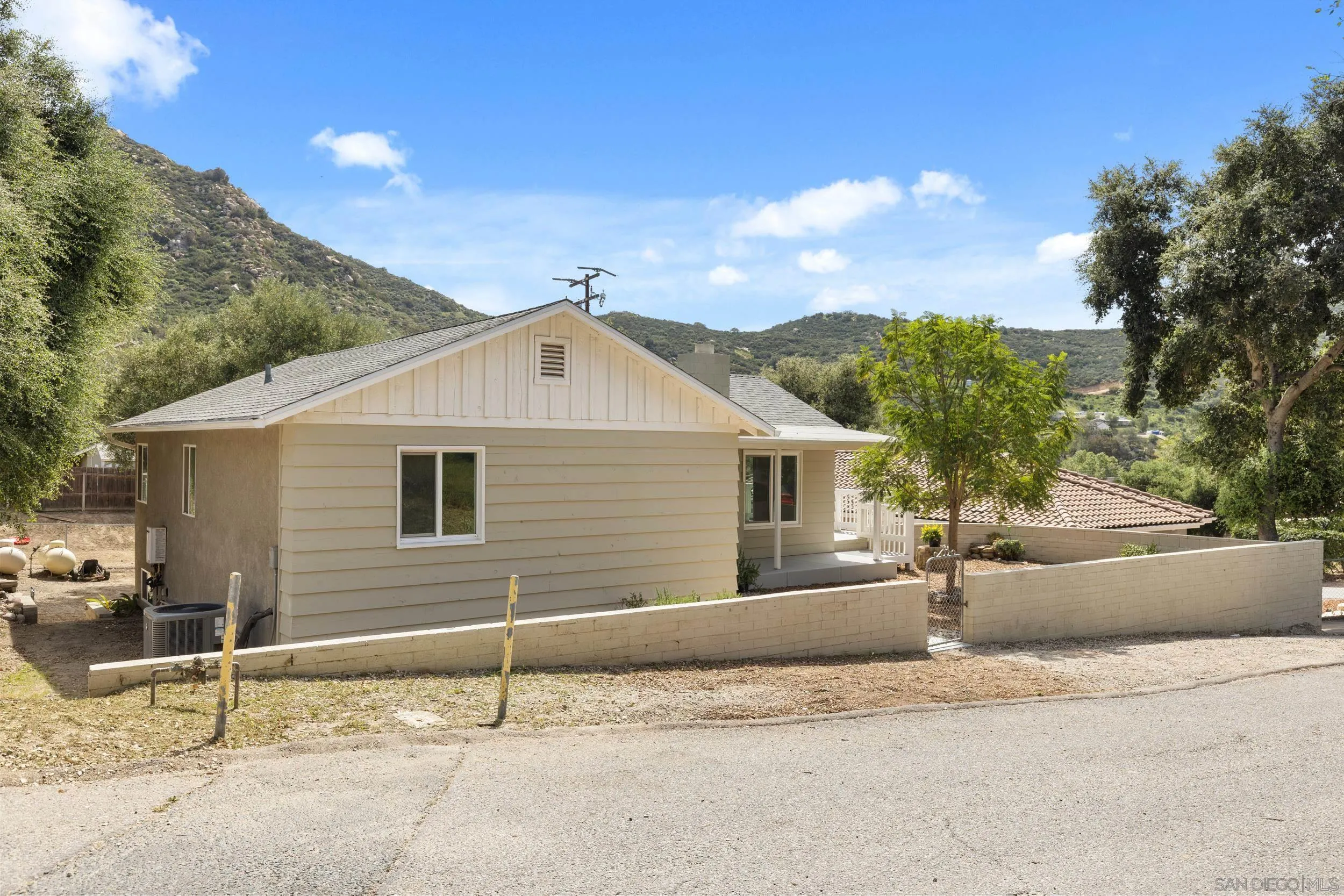 https://cdn.realtyfeed.com/cdn/127/260006293/c849cbb28536495689201a6a109f9280.webp