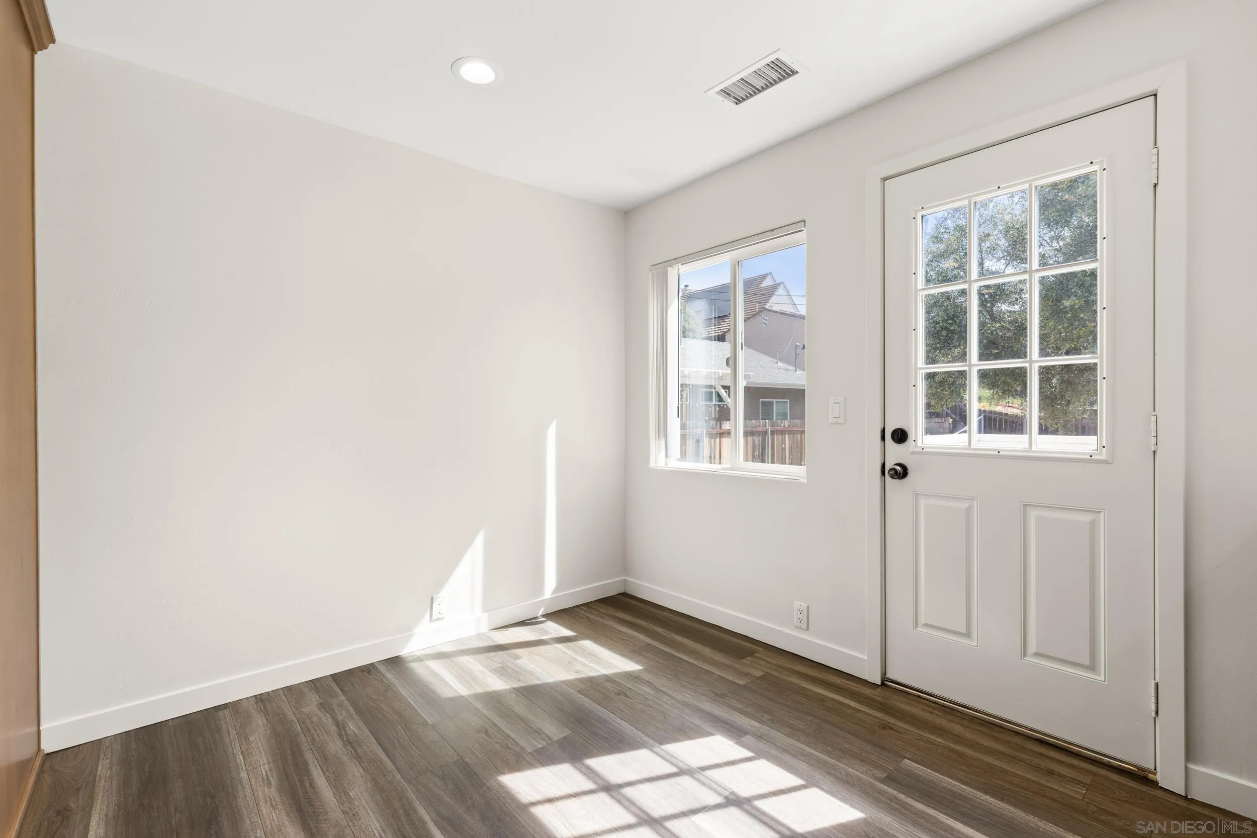 https://cdn.realtyfeed.com/cdn/127/260006293/e86ebe1ba2547f18960ab0bd11f47ce4.webp