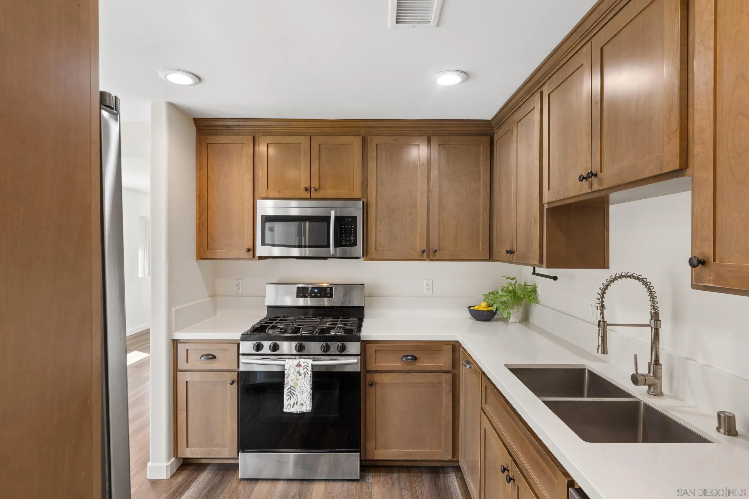 https://cdn.realtyfeed.com/cdn/127/260006293/f5aeaa9a3a20a1fad69b108522fbbd81.webp