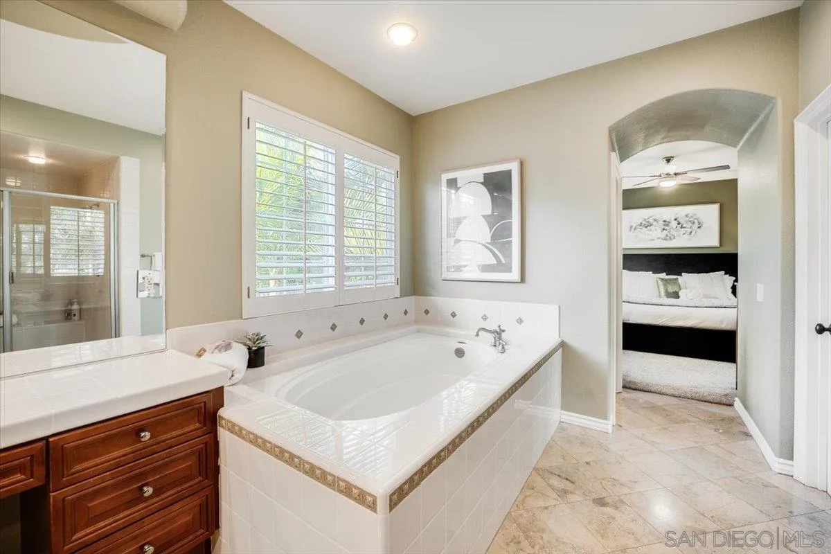 https://cdn.realtyfeed.com/cdn/127/260006297/2b8bc12106494e696e89ab435567cbf5.webp