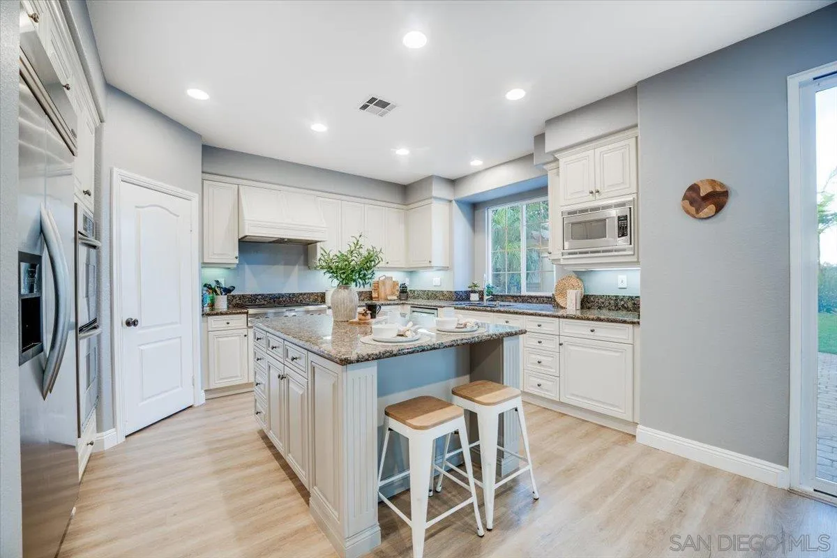 https://cdn.realtyfeed.com/cdn/127/260006297/7bd944f3f876b542d68b6e00ec78db1e.webp