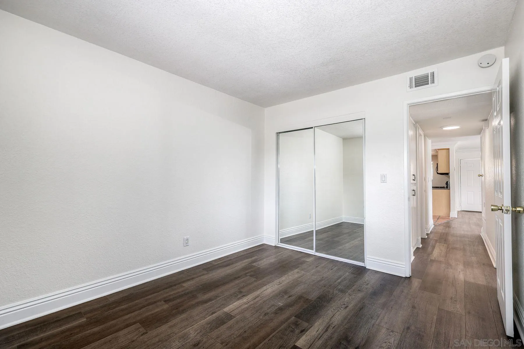 https://cdn.realtyfeed.com/cdn/127/260006300/fad405ec360563db1ac69bb9164d4a85.webp