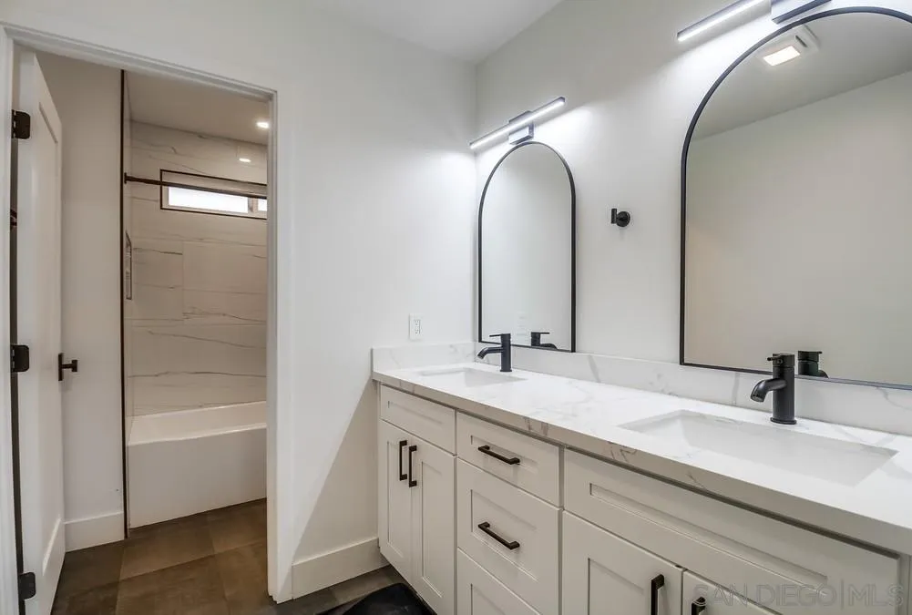 https://cdn.realtyfeed.com/cdn/127/260006303/4bc17e956e5f0a633542e59388584d84.webp