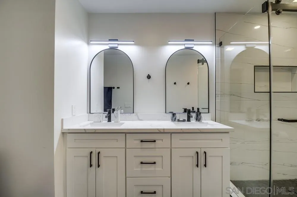 https://cdn.realtyfeed.com/cdn/127/260006303/717b023e906b634fe71b3a15dd6b1de3.webp