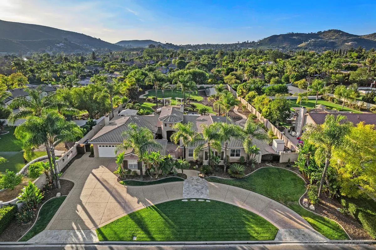 https://cdn.realtyfeed.com/cdn/127/260006305/2de09ef517443389d6a959c2d634027d.webp