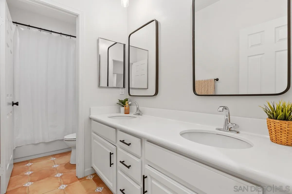 https://cdn.realtyfeed.com/cdn/127/260006305/8c7933805868eb01e657ca72d6edba88.webp