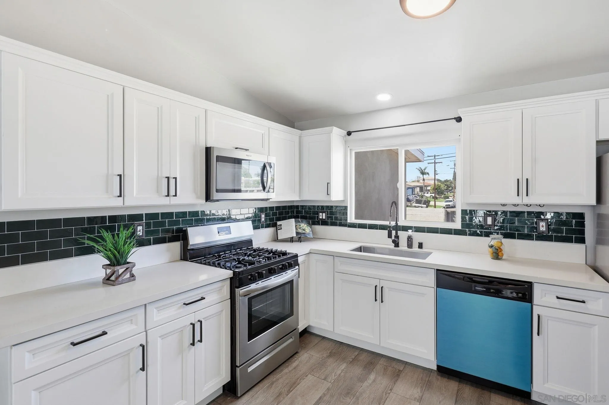 https://cdn.realtyfeed.com/cdn/127/260006316/01544229a7aab50c657086d5b103fbdb.webp