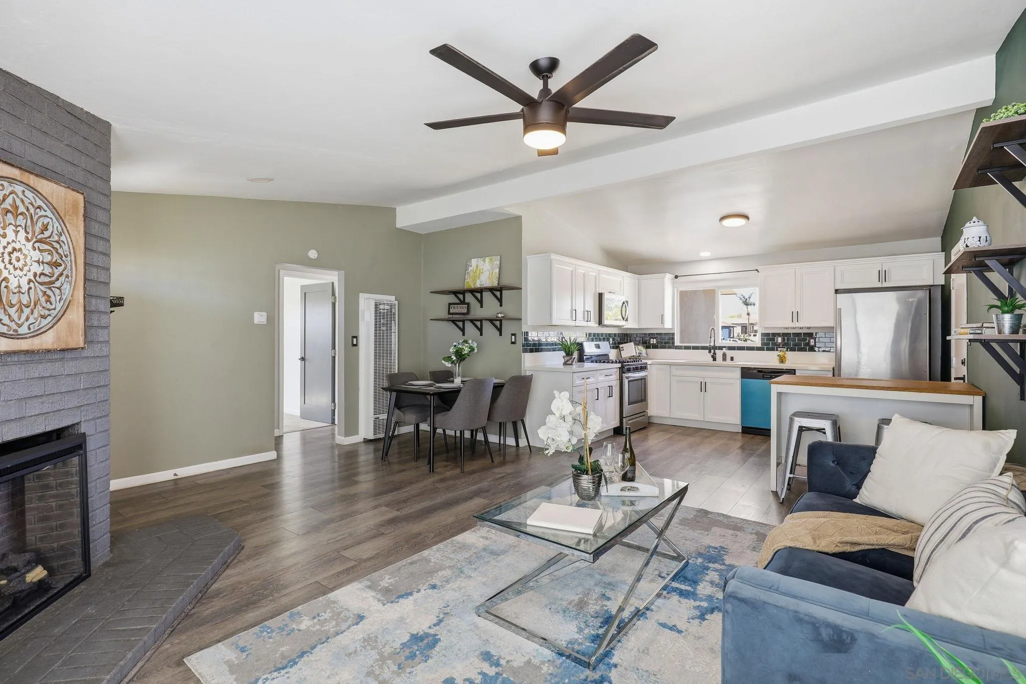 https://cdn.realtyfeed.com/cdn/127/260006316/1469eb404961eccd07d9015b467afbc1.webp
