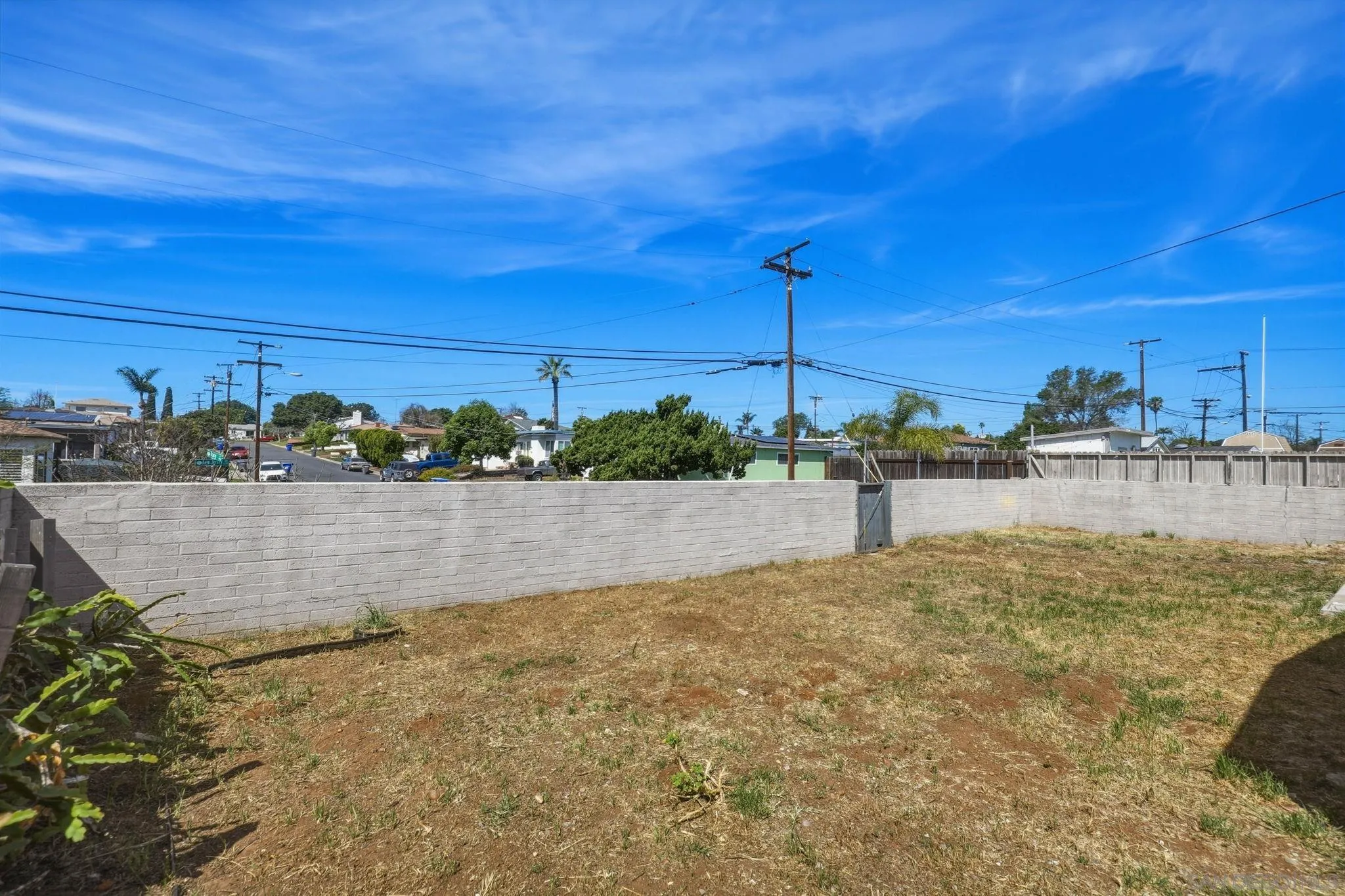 https://cdn.realtyfeed.com/cdn/127/260006316/519df449a945813201b601d62e7a4c8b.webp